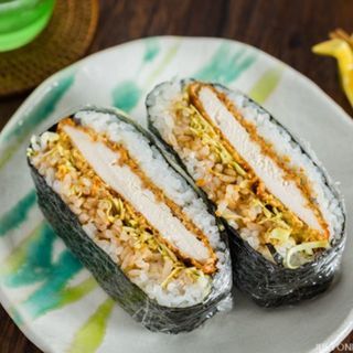 'Chicken Katsu Onigirazu' ข้าวปั้นไส้ไก่ทอด อร่อยง่ายสไตล์ญี่ปุ่น