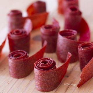 Strawberry Roll ขนมหวานสีสดใส อร่อยเคี้ยวหนึบ!