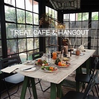 จิบกาแฟสบายๆ ในบ้านหลังน้อยสไตล์ Casual House ที่ Treat Cafe & Hangout