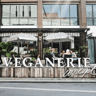 1500962527 veganerie cafe