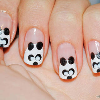 HOW TO : เพ้นท์เล็บให้ดูฟรุ้งฟริ้งด้วยลาย Panda สุดน่ารัก ♥