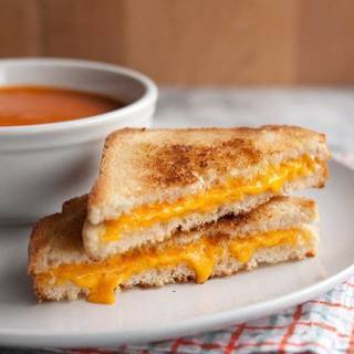 เมนูอาหารว่าง "Grilled Cheese Sandwich" สำหรับคนรักชีส!!