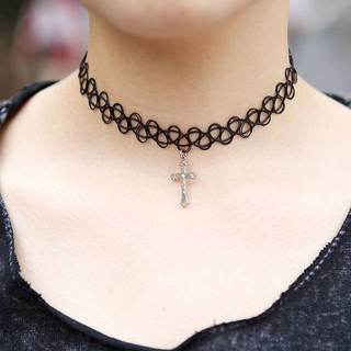 " CHOKER " สร้อยคอยุค 90s สวย เท่ เก๋ และมีตำนานน!!