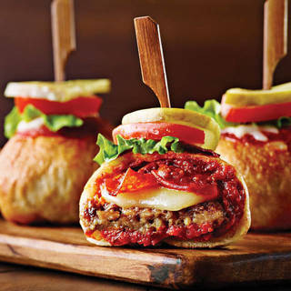 สูตรทำ 'พิซซ่าเบอร์เกอร์' (Pizza Burger) ฟินง่ายๆ ได้ที่บ้าน