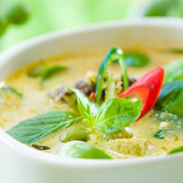 10 อาหารไทยที่ต้องแนะนำให้เพื่อนต่างชาติได้ทาน! 