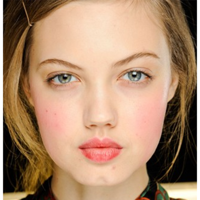 1438273401 rosy cheeks makeup