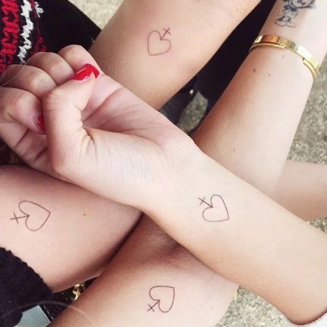 Heart design tattoos for ladies