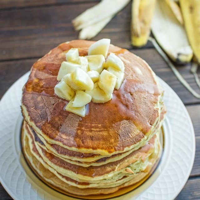 Healthy banana pancakes 2