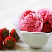 Icon strawberry frozen yogurt horiz a 1600