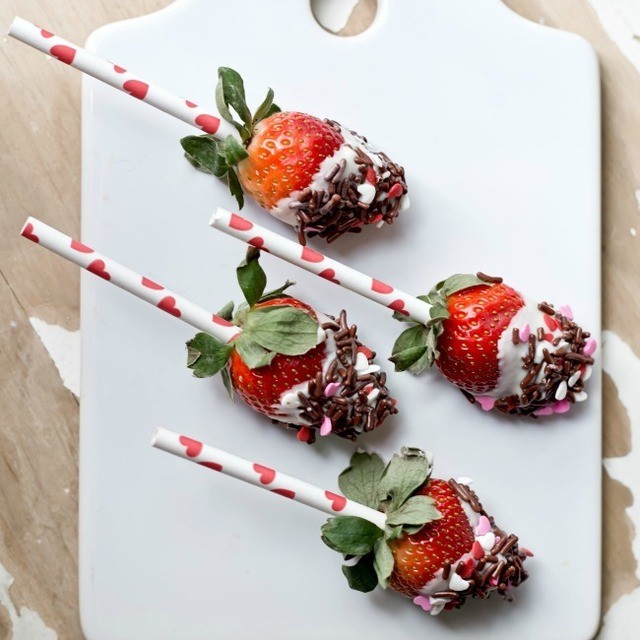 Chocolate covered strawberry pops feature