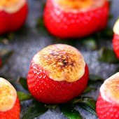 Icon caramel brulee cheesecake strawberries
