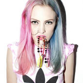 Icon 1441975909 two tone hair hot not  large msg 134935733941