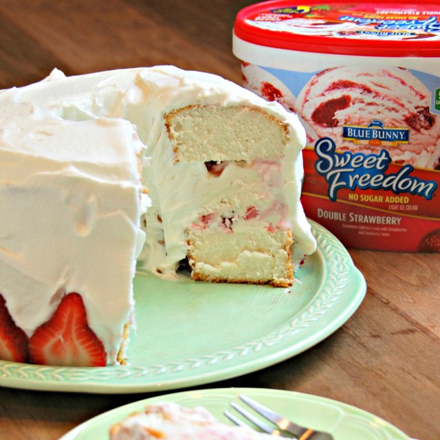 Strawberry shortcake ice cream cake pin1