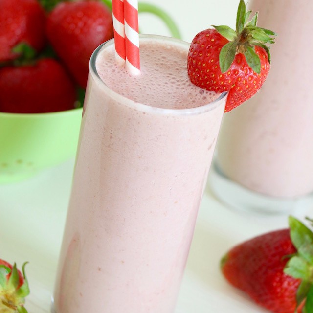 Healthy strawberry milkshake vegan