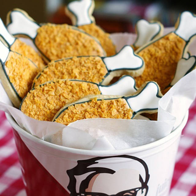 1443072557 062611 fried chicken cookies 5