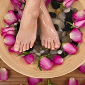 Icon 1430562015 homemade foot spa treatment