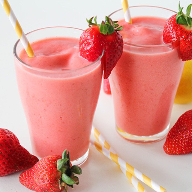 Strawberry lemonade smoothie 5