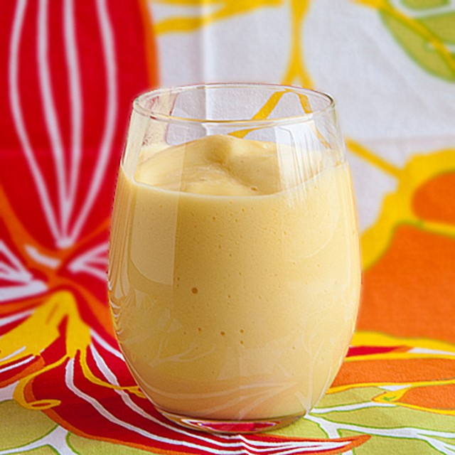 Pineapple mango smoothie