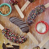 Icon 1513480620 chocolate dipped frozen bananas 6