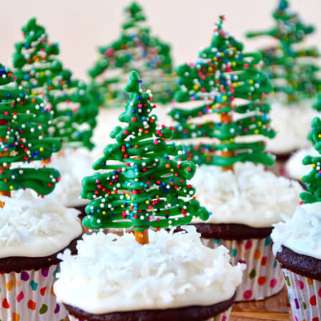 1440702417 christmas tree cupcake recipe