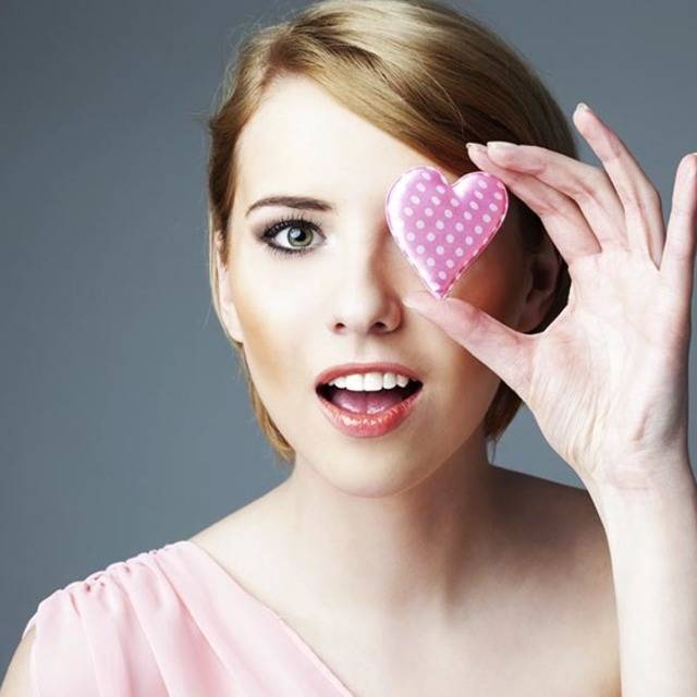 1445425278 blond woman in love