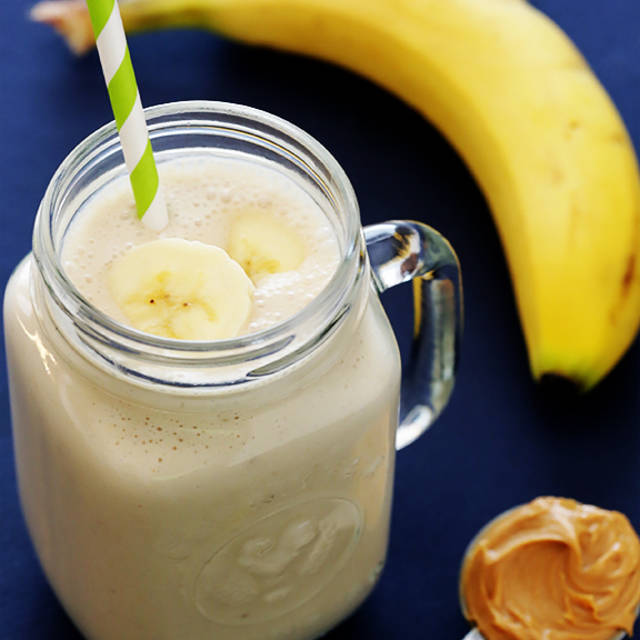 1446364147 pb banana smoothie 4