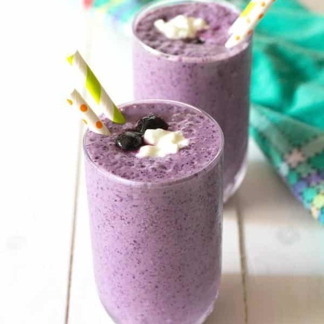 Blueberry cottage cheese smoothie 3