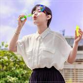 Icon beautiful blowing blowing bubbles 734169