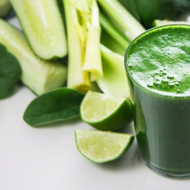 Super green detox drink 1 750x500