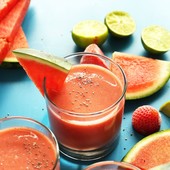 Icon amazing watermelon strawberry smoothie hydrating refreshing perfect for summer vegan glutenfree healthy recipe
