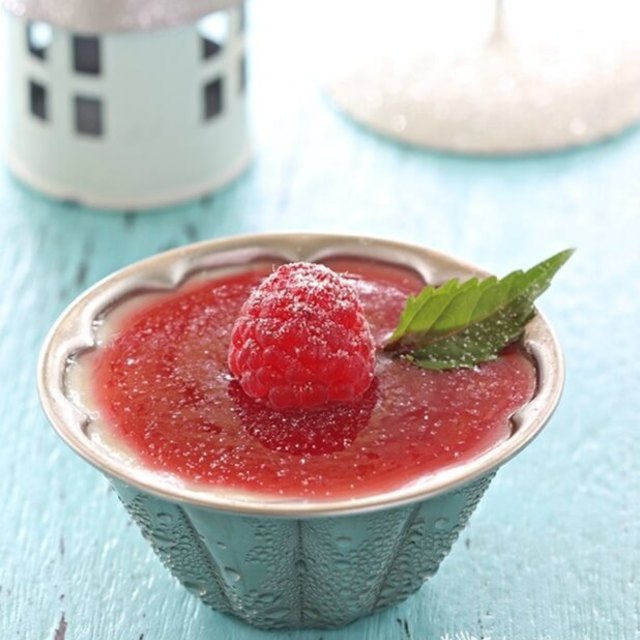 Raspberry panna cotta 002