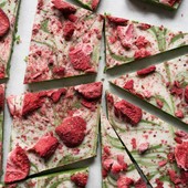 Icon 0118 strawberry matcha chocolate bark 5