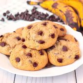 Icon banana chocolate chip cookies