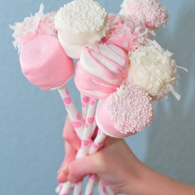 1450149687 marshmallows bouquet