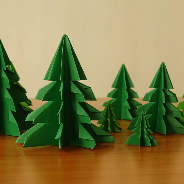 DIYต้นคริสต์มาส3Dแบบง่ายๆด้วยกระดาษแผ่นเดียว