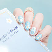 Icon 1453174167 marc jacobs daisy dream nail art