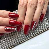Icon dark red nails with gems