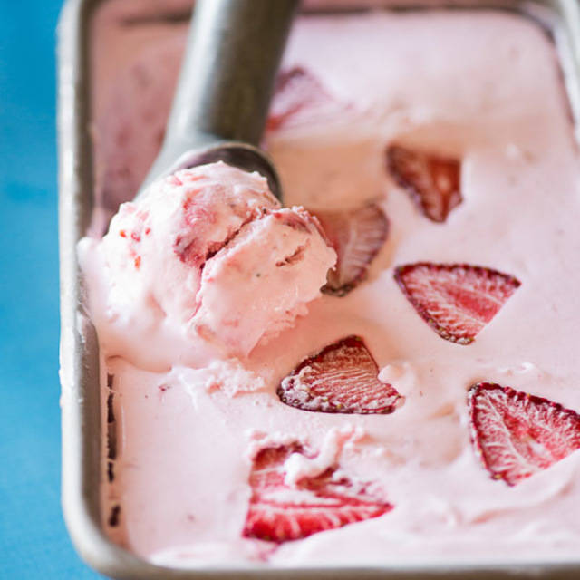 1458718083 strawberry ice cream recipe 1