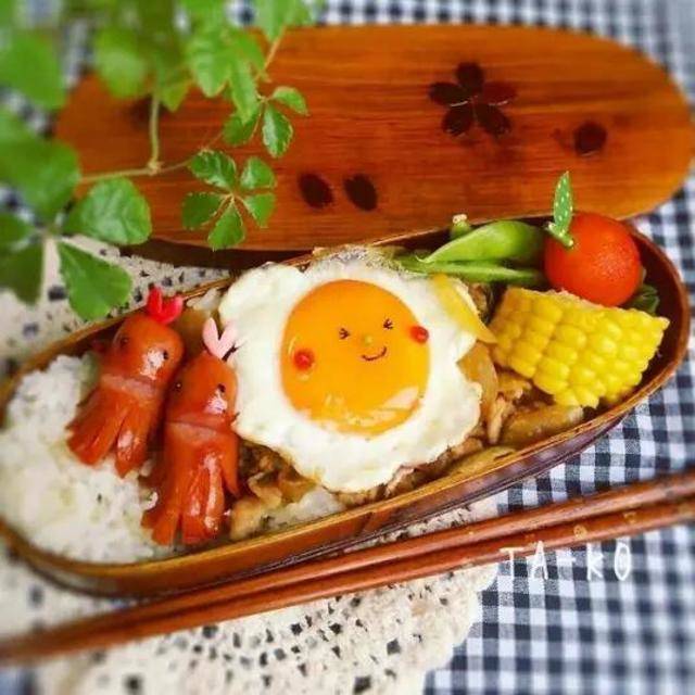 รวมไอเดียจัดแต่งไข่ดาวบนจานอาหาร