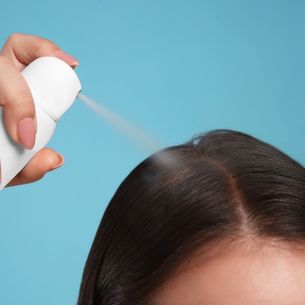 Middle hair dry shampoo