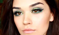 https://image.sistacafe.com/w200/images/uploads/content_image/image/100841/1457441907-easyNeon_-_Bright_Green_Smokey_Eye_-_8.png
