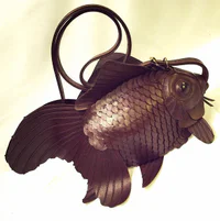 https://image.sistacafe.com/w200/images/uploads/content_image/image/102241/1457623597-golden-fish-bag-atelier-iwakiri-11.jpg