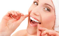 https://image.sistacafe.com/w200/images/uploads/content_image/image/10642/1434449520-Using-Dental-Floss.jpg