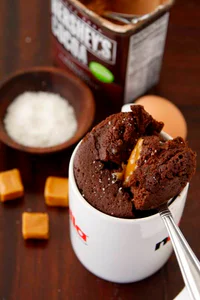 https://image.sistacafe.com/w200/images/uploads/content_image/image/113104/1459763054-Chocolate-Caramel-Mug-Cake-013-533x8001.jpg