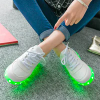 https://image.sistacafe.com/w200/images/uploads/content_image/image/113347/1459794927-DoGeek-7-Colors-Led-Shoes-Night-Glow-Light-Casual-Women-Luminous-Shoes-USB-Charge-White-Adult.jpg