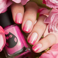 https://image.sistacafe.com/w200/images/uploads/content_image/image/113693/1459844348-pink-ombre-nails.jpg