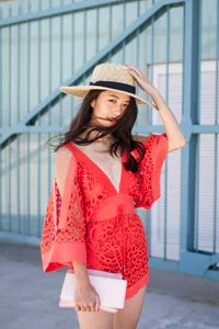 https://image.sistacafe.com/w200/images/uploads/content_image/image/116313/1460283877-alice-mccall-red-playsuit-k-is-for-kani-melbourne-style-blog-fashion-3.jpg