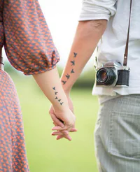 https://image.sistacafe.com/w200/images/uploads/content_image/image/11791/1434958011-matching-couple-tattoos-47__700.jpg