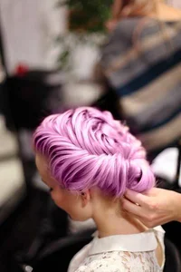 https://image.sistacafe.com/w200/images/uploads/content_image/image/118393/1460655619-pink-ombre-hair_17.jpg