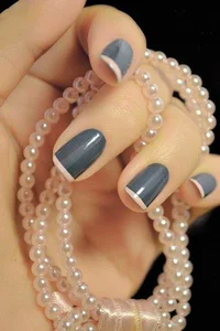 https://image.sistacafe.com/w200/images/uploads/content_image/image/120021/1460959750-spring_nails_gray_pink_french.jpg